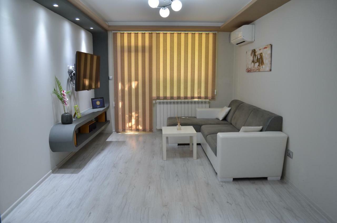 Luxury Near Varna, Located In Apartment Targowischte
